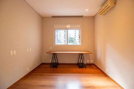 Apartamento à venda com 350m², 8 quartos e 5 vagas