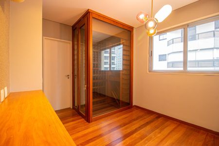 Apartamento à venda com 350m², 8 quartos e 5 vagas