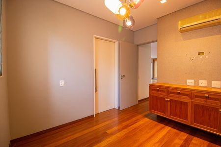 Apartamento à venda com 350m², 8 quartos e 5 vagas