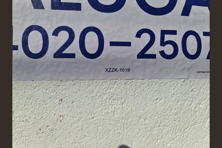 Casa para alugar com 40m², 1 quarto e sem vaga Casa para alugar com 40m², 1 quarto e sem vagaFachada do imóvel com placa QuintoAndar