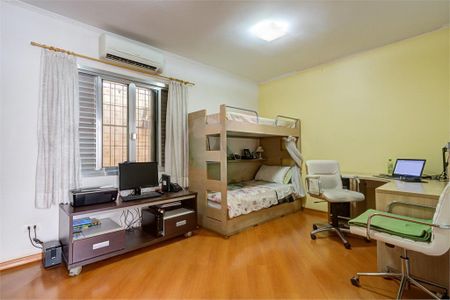 Casa à venda com 234m², 3 quartos e 4 vagas