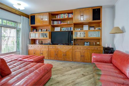 Casa à venda com 234m², 3 quartos e 4 vagas