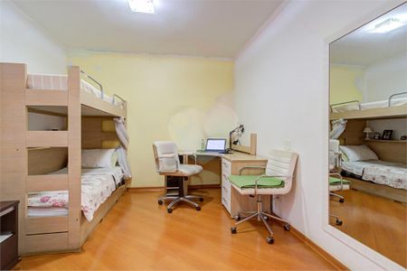 Casa à venda com 234m², 3 quartos e 4 vagas