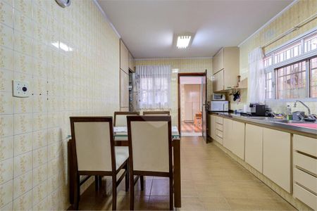 Casa à venda com 234m², 3 quartos e 4 vagas
