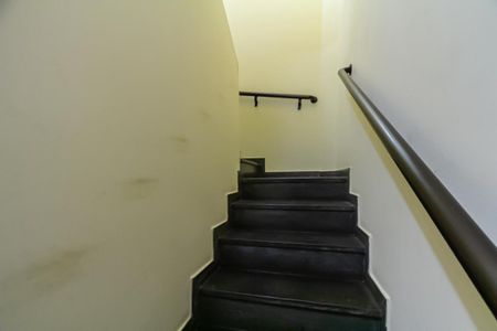 Casa à venda com 125m², 3 quartos e 1 vaga Casa à venda com 125m², 3 quartos e 1 vagaEscada