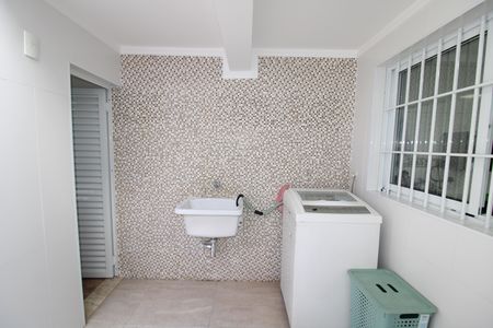Casa à venda com 145m², 2 quartos e 1 vagaÁrea de Serviço