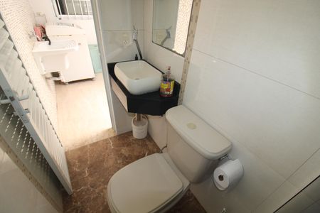 Casa à venda com 145m², 2 quartos e 1 vagaÁrea de Serviço - Banheiro