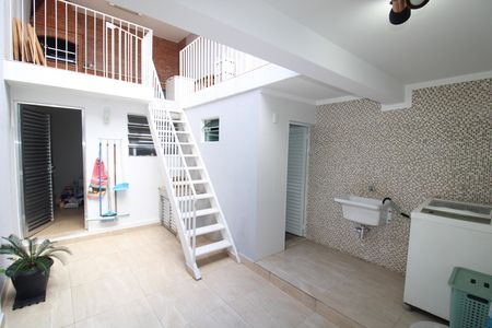 Casa à venda com 145m², 2 quartos e 1 vagaÁrea de Serviço