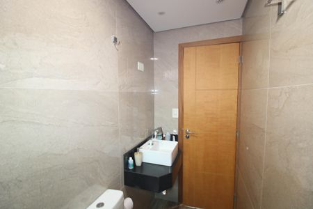 Casa à venda com 145m², 2 quartos e 1 vagaBanheiro