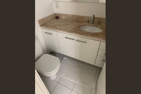 Apartamento à venda com 61m², 2 quartos e 2 vagas Apartamento à venda com 61m², 2 quartos e 2 vagasBanheiro