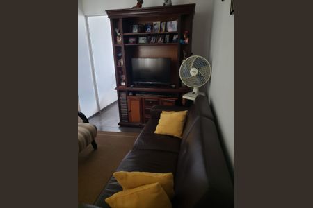 Apartamento à venda com 2 quartos, 56m² em Conjunto Residencial José Bonifácio, São Paulo