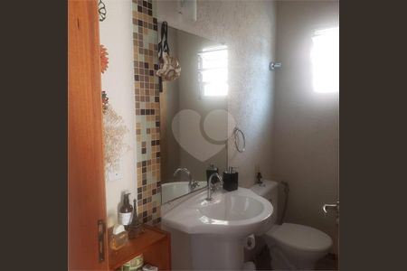 Casa à venda com 194m², 3 quartos e 3 vagas