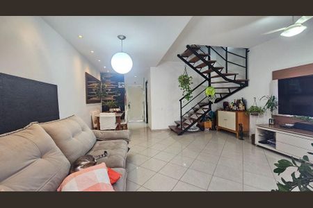Casa à venda com 3 quartos, 110m² em Jardim das Esmeraldas, São Paulo