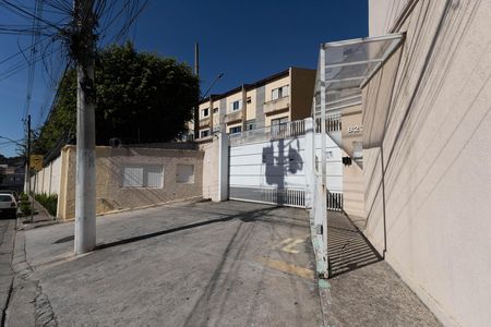 Casa de condomínio à venda com 132m², 3 quartos e 2 vagas Casa de condomínio à venda com 132m², 3 quartos e 2 vagasFachada e portaria
