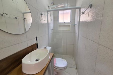 Casa de condomínio para alugar com 65m², 2 quartos e 1 vaga Casa de condomínio para alugar com 65m², 2 quartos e 1 vagaBanheiro