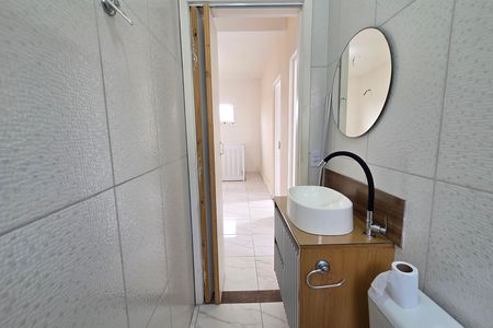Casa de condomínio para alugar com 65m², 2 quartos e 1 vaga Casa de condomínio para alugar com 65m², 2 quartos e 1 vagaBanheiro