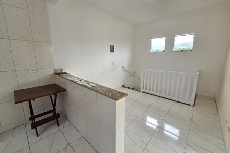 Cozinha de casa de condomínio para alugar com 2 quartos, 65m² em Maracanã, Praia Grande