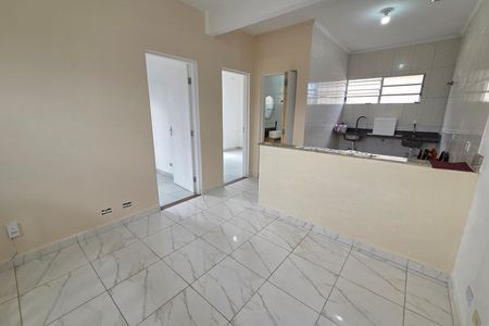 Sala de casa de condomínio para alugar com 2 quartos, 65m² em Maracanã, Praia Grande