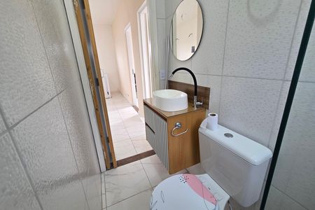 Casa de condomínio para alugar com 65m², 2 quartos e 1 vaga Casa de condomínio para alugar com 65m², 2 quartos e 1 vagaBanheiro