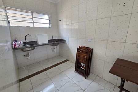 Cozinha de casa de condomínio para alugar com 2 quartos, 65m² em Maracanã, Praia Grande