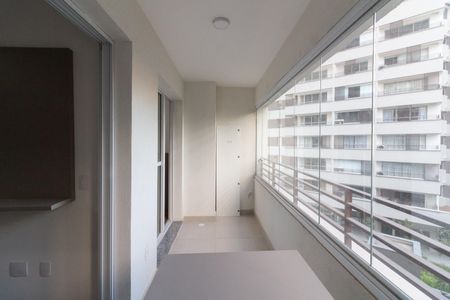 Apartamento para alugar com 34m², 1 quarto e sem vaga Apartamento para alugar com 34m², 1 quarto e sem vagaVaranda