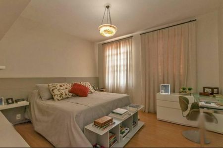 Casa à venda com 3 quartos, 570m² em São Bento, Belo Horizonte