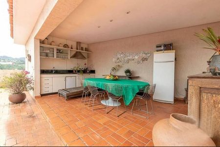 Casa à venda com 3 quartos, 570m² em São Bento, Belo Horizonte