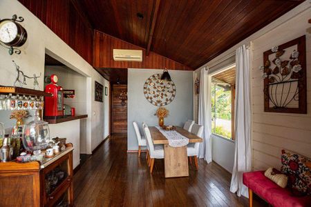 Casa à venda com 2 quartos, 137m² em Sapê, Niterói