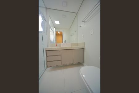 Apartamento para alugar com 116m², 3 quartos e 2 vagasBanheiro Suíte 1 