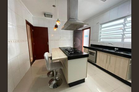 Casa à venda com 3 quartos, 138m² em Socorro, São Paulo