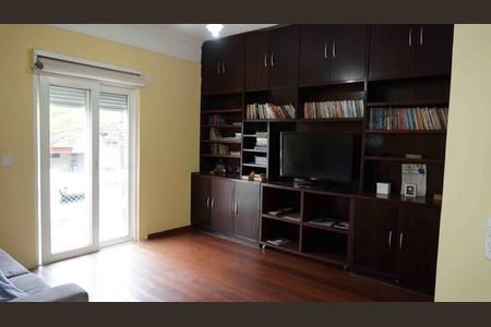 Casa de condomínio à venda com 395m², 2 quartos e 4 vagas Casa de condomínio à venda com 395m², 2 quartos e 4 vagasEscritório