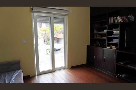 Casa de condomínio à venda com 395m², 2 quartos e 4 vagas Casa de condomínio à venda com 395m², 2 quartos e 4 vagasEscritório