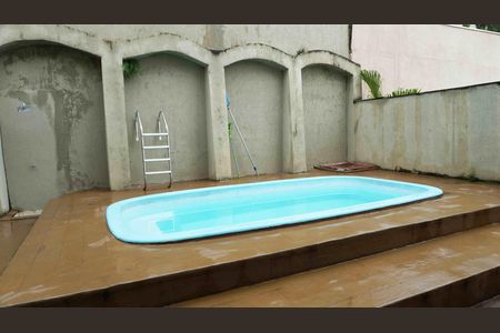 Casa de condomínio à venda com 395m², 2 quartos e 4 vagas Casa de condomínio à venda com 395m², 2 quartos e 4 vagasPiscina