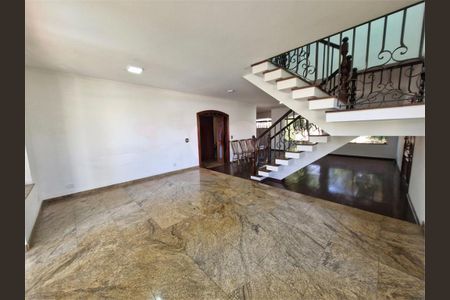 Casa à venda com 4 quartos, 498m² em Jardim Sao Bento, São Paulo
