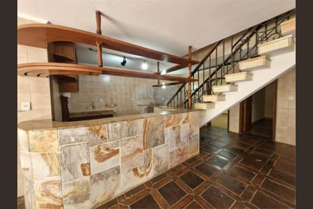 Casa à venda com 4 quartos, 498m² em Jardim Sao Bento, São Paulo