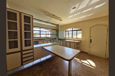 Casa à venda com 4 quartos, 498m² em Jardim Sao Bento, São Paulo