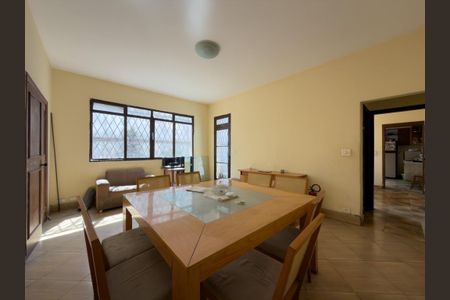 Casa à venda com 4 quartos, 360m² em Jardim Prainha, São Paulo