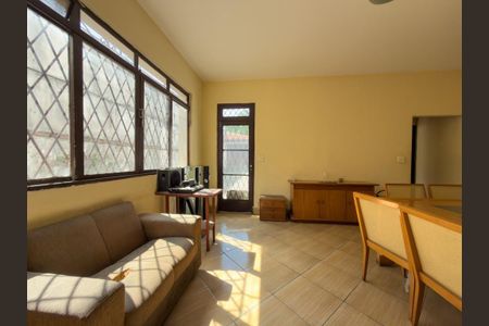 Casa à venda com 4 quartos, 360m² em Jardim Prainha, São Paulo