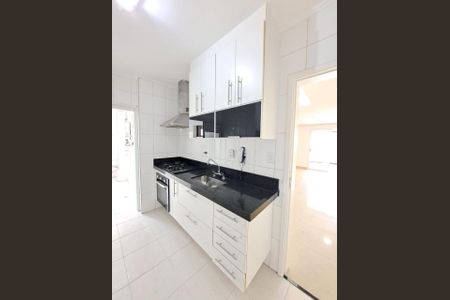 Apartamento à venda com 122m², 3 quartos e 2 vagas Apartamento à venda com 122m², 3 quartos e 2 vagasCOZINHA