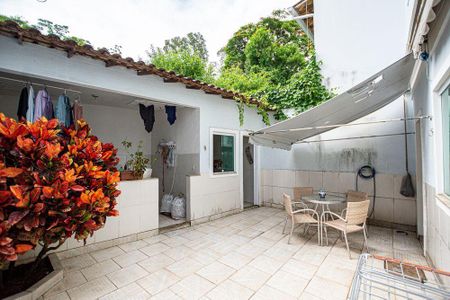 Casa à venda com 412m², 4 quartos e 2 vagas