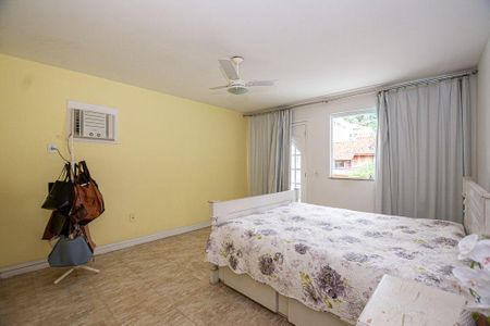Casa à venda com 4 quartos, 412m² em Charitas, Niterói