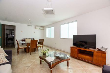 Casa à venda com 4 quartos, 412m² em Charitas, Niterói