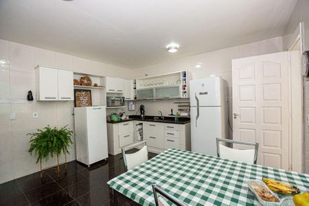 Casa à venda com 412m², 4 quartos e 2 vagas