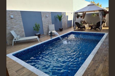 Casa à venda com 249m², 3 quartos e 4 vagas