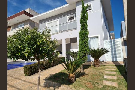 Casa à venda com 249m², 3 quartos e 4 vagas