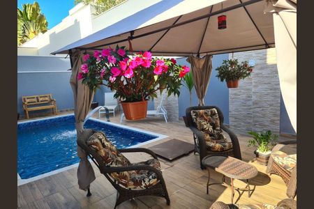 Casa à venda com 249m², 3 quartos e 4 vagas