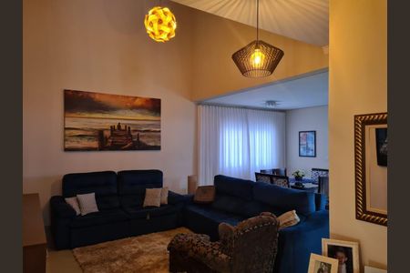 Casa à venda com 3 quartos, 249m² em Colina dos Pinheiros, Valinhos
