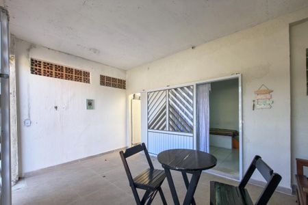 Casa para alugar com 100m², 2 quartos e 1 vaga Casa para alugar com 100m², 2 quartos e 1 vagaGaragem