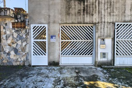 Casa para alugar com 100m², 2 quartos e 1 vaga Casa para alugar com 100m², 2 quartos e 1 vagaFachada