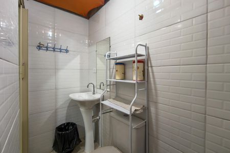 Casa para alugar com 100m², 2 quartos e 1 vaga Casa para alugar com 100m², 2 quartos e 1 vagaBanheiro da Suíte 2